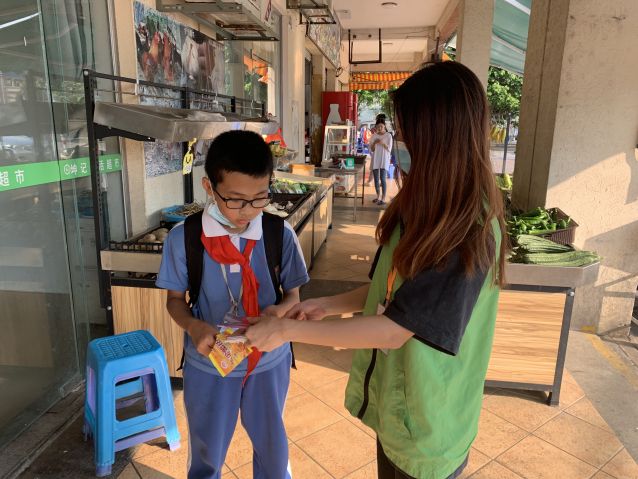 三鄉(xiāng)鎮(zhèn)開展“守護(hù)校園安全，護(hù)學(xué)禁毒兩不誤”宣傳活動(dòng)三鄉(xiāng)鎮(zhèn)開展“守護(hù)校園安全，護(hù)學(xué)禁毒兩不誤”宣傳活動(dòng)