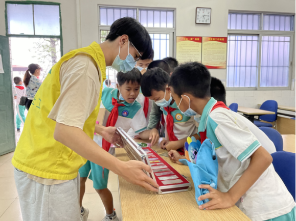 阜沙鎮(zhèn)禁毒信息〔2022〕第254期--【禁毒攻堅(jiān)】“無毒青春，健康校園”—阜沙鎮(zhèn)開展禁毒宣傳進(jìn)校園