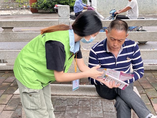 三鄉(xiāng)鎮(zhèn)開展“禁毒宣傳進(jìn)公園，人人參與共防毒”活動圖片1.JPG