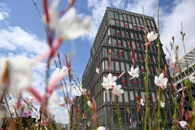 這是7月23日拍攝的巴黎奧運(yùn)村內(nèi)中國(guó)體育代表團(tuán)成員居住的公寓。新華社圖